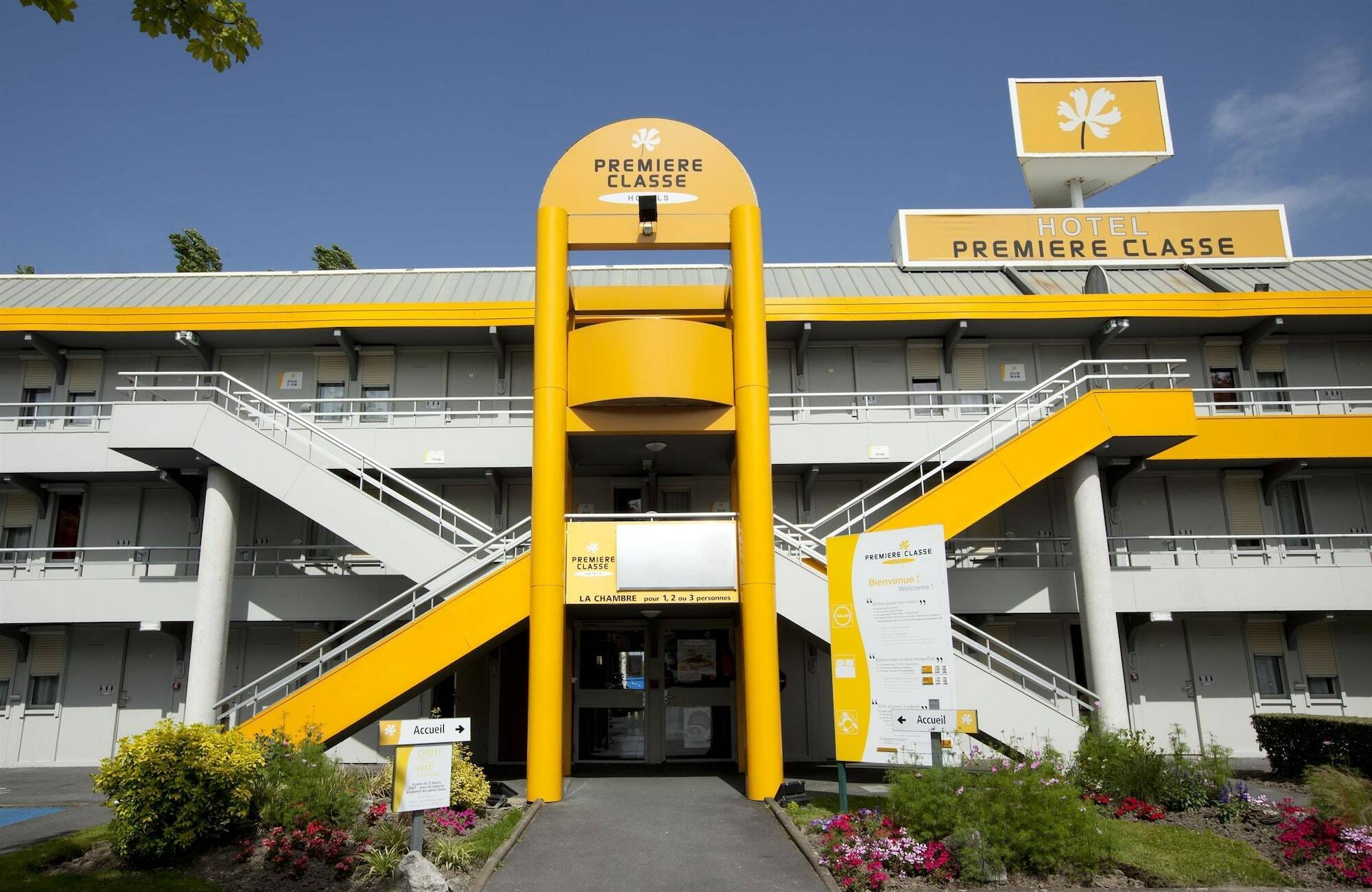 圣乔治新城普瑞米尔经典酒店-克雷代伊南 维伦纽夫·圣·吉奥 外观 照片